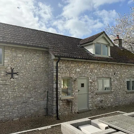 Countryside Escape With Hot Tub & Open Fire Bristol