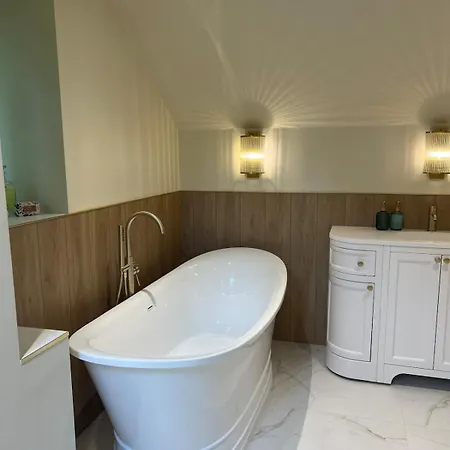 Ferienhaus Countryside Escape With Hot Tub & Open Fire