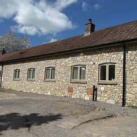 Countryside Escape With Hot Tub & Open Fire *